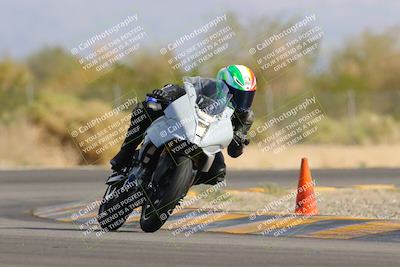 media/Nov-05-2022-SoCal Trackdays (Sat) [[f8d9b725ab]]/Turn 2 (1120am)/